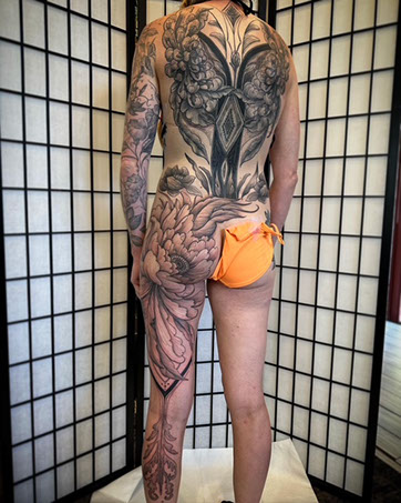 tattoo,aces,high,alex,rockoff,alexrockoff,west,palm,beach,traditional,neotraditional,beetle,beatle,flower,sunflower,floral,color