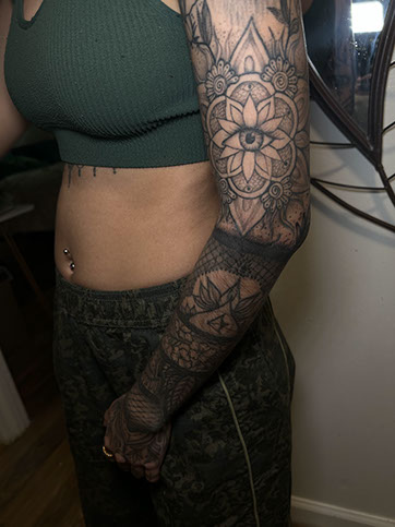 tattoo,aces,high,alex,rockoff,alexrockoff,west,palm,beach,traditional,neotraditional,beetle,beatle,flower,sunflower,floral,color